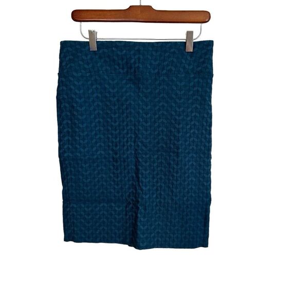 Margaret M Slimming Pencil Skirt-Aquamarine Chevron Design Size‎ Medium - Picture 3 of 10